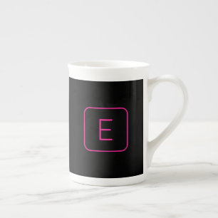 Modern formaterad inledande monogram   Rosa och sv Benporslin Mugg