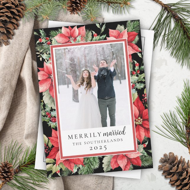 Modern formell Blommigt - endast giftigt nytt lyft Julkort (elegant formal red poinsettia winter floral newlyweds merrily married holiday card with black )