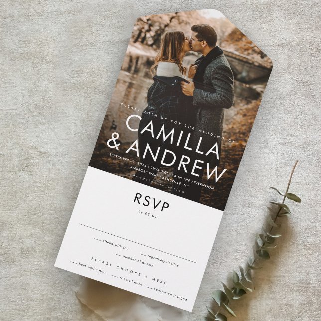 Modern Foto Elegant Stilfull RSVP Bröllop (A simple modern photo wedding invitation with typographic overlay and tear-off rsvp card.)