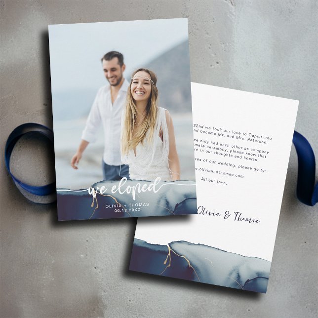 Modern foto Elopement-meddelande om marint blått G Inbjudningar (modern beach elopement photo announcement navy blue watercolor elegant bohemian romantic classy)