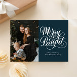 Modern foto för Merry och Bright Blue Calligraphy Julkort<br><div class="desc">Modern foto-Helgdag med äkta och ljusblå kalligrafi. Skicka semesterhälsningar i anpassade och personlig till vänner,  kolleger och familj i enkla,  chic,  elegant och moderna fotodesignkort,  naturliga minimalistiska stil-kort! Under kalligrafin visas anpassningsbar hälsning-meddelandet i modern typografi.</div>