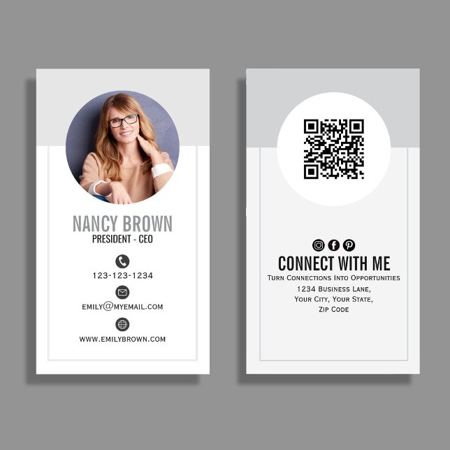 Modern Foto QR-kod Anslut Med Mig Minimal  Visitkort (Modern vertical business card featuring a clean photo layout with bold name typography. )