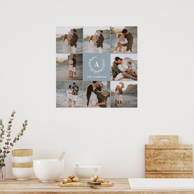 Modern fotokollage av kransens monogramfamiljblått poster (Kök)