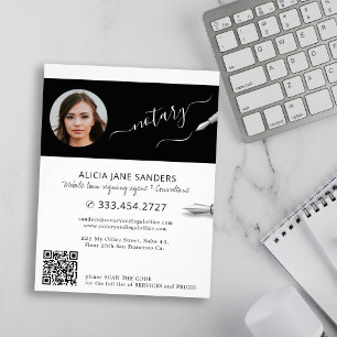 Modern fotonotarie som undertecknar agent QR Reklamblad