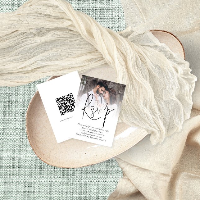 Modern fotoövertäckning QR-kodkort för QR-Bröllop  Inbjudningar (Front and back view. Available digitally and printed. Part of a large matching wedding suite)