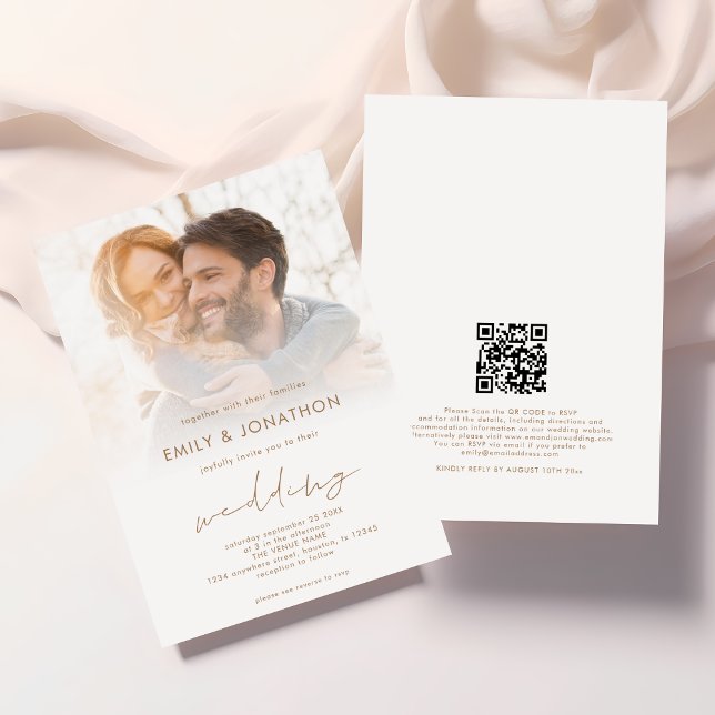 Modern fotoövertäckning Skript QR-kod Bröllop Inbjudningar (Front and back view)