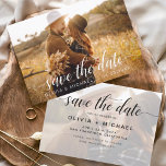 Modern fotospara datum för handskriven spara datumet<br><div class="desc">Handskrivna Bröllop spara datum-kort som har ett foto på framsidan och baksidan. Korten Save the Date Fall,  Autumn,  Winter,  Vår eller Summer innehåller en modern handskriven kursiv skripttypografi med hjärtan som är elegant,  enkel och modern till använda efter att du har minimalistisk enkel bröllopsdag firande.</div>