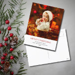 Modern fotoutgrundlig jul i Baby Helg Vykort<br><div class="desc">Modern God jul Cute Baby Photo Helgdag-vykort,  med fototema och röd typografi. Du kan lägga till en egen anpassade med textmarkeringar. Du ändrar också fotot med eget för att göra det till ditt eget. Underbar för att skicka helgdag till vänner och nära och kära.</div>