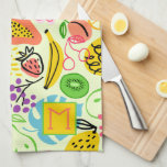 Modern Fruit Mönster Blek Grönt Kökshandduk<br><div class="desc">Din första monogram på den här blek grönten kökshandduk med modern frukt mönster av ananas,  päron,  orangar,  körsbär,  papaya,  druvor,  kiwis och persikor (baksidan är vit). Du kan också lägga den här designen på andra produkter!</div>