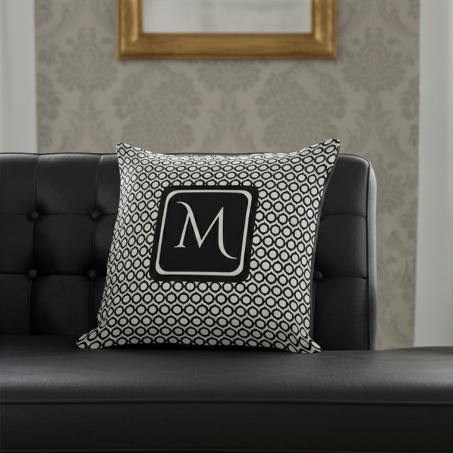 Modern Geometric Monogram Black White Kudde (Skapare uppladdad)