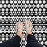 Modern Geometric Mönster, svart och vitt opst Kakelplatta<br><div class="desc">Den keramiska plattan skryter med en dekorativ contemporary som visar en abstrakt mönster skapat med en arrangemang av svarta och vita geometriska former. Dess struktur skapar en optisk illusionseffekt som lägger till visuellt djup och intresse i alla utrymmen.</div>