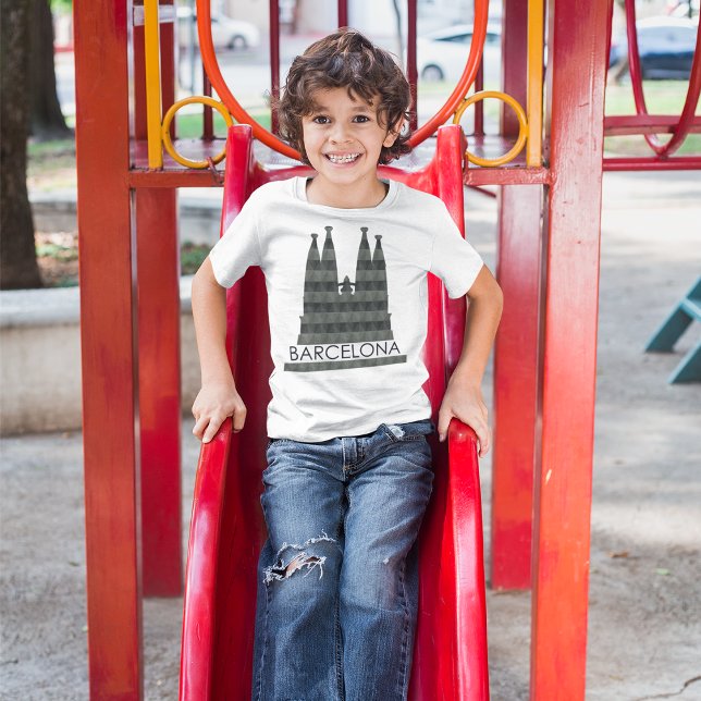 Modern Geometric Sagrada Familia Barcelona Skyline T Shirt (Skapare uppladdad)