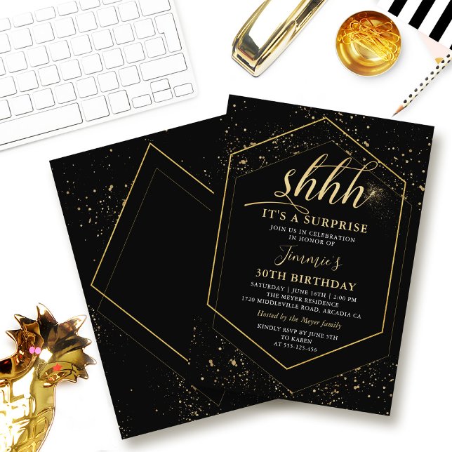 Modern Geometric Surprise Birthday i svart Guld Inbjudningar (Skapare uppladdad)