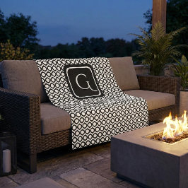 Modern geometrisk monogram svart vit fleecefilt
