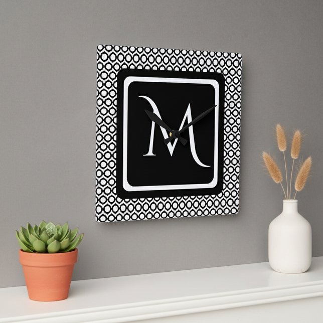 Modern geometrisk monogram svart vit fyrkantig klocka (Skapare uppladdad)