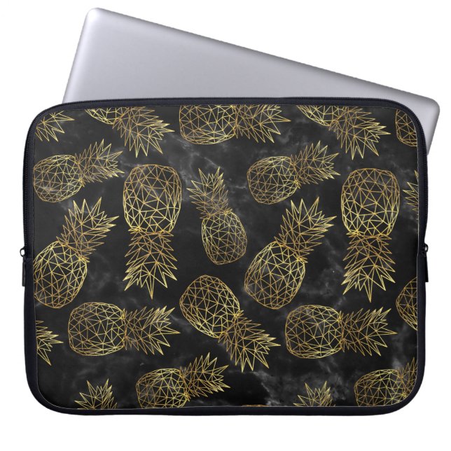 Modern geometrisk utformning av ananas i guld laptop sleeve (Framsidan)