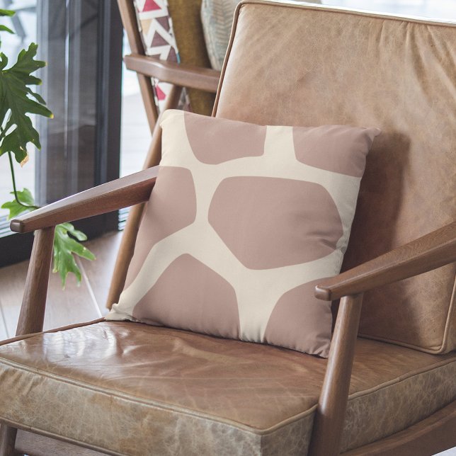 Modern giraffe mönster kudde (Skapare uppladdad)