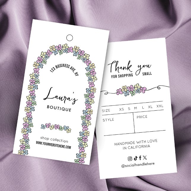 Modern Girly Blommigt Clothing Boutique Märkre Visitkort (Unique girly clothing hang tags with hand-drawn flower arch design)