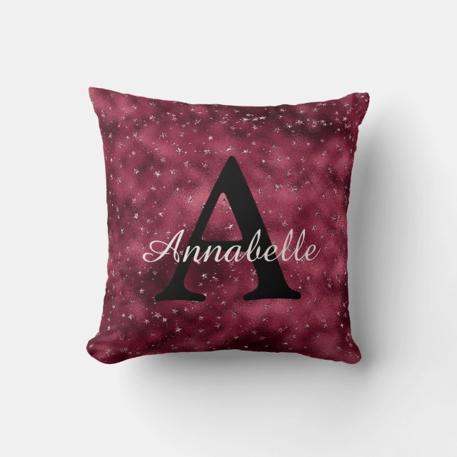 Modern Glam Burgundy Silver Gnistra Stars Monogram Kudde (Framsida)