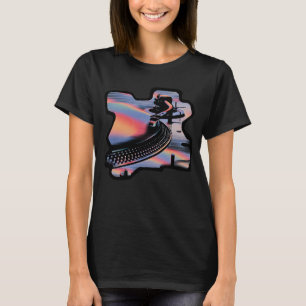 Modern glitch-stil skivspelare – färgrik design t shirt