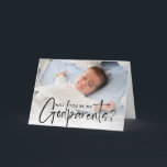 Modern Godföräldrar Frieri Photo Kort<br><div class="desc">Be din bror, syster eller bästa vänner att vara ditt barns gudföräldrar med det här vackra fotokortet. Design som innehåller ditt favoritfoto av baby och "kommer du att bli mina gudföräldrars" skript i trendigets vita handskrivna skrift. Om du vill lägga till fler foton eller redigera mallen klickar du på anpassa...</div>