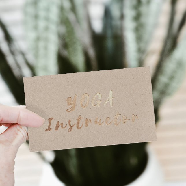 Modern Gold Foil Yoga Instructor Typography Kraft Visitkort (Skapare uppladdad)