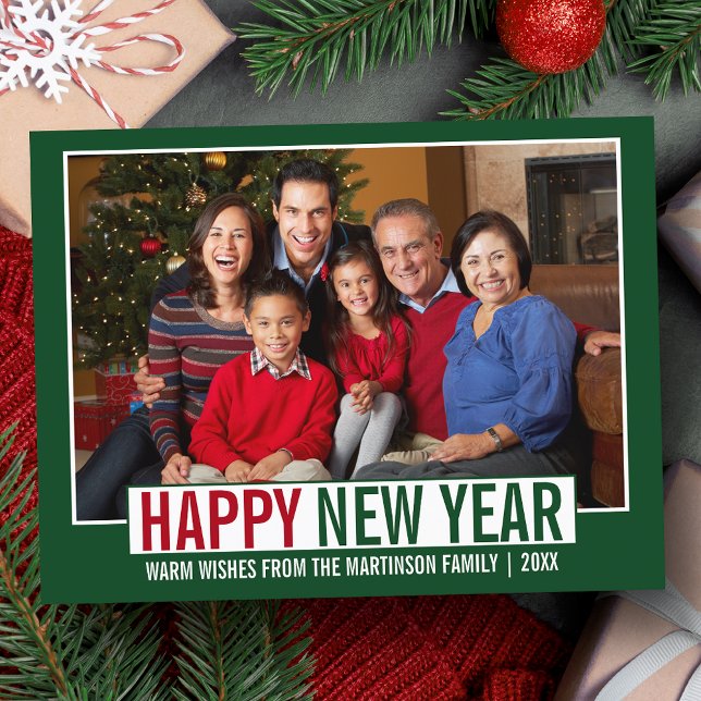 Modern Gott nytt år-familjens fotoGrönt Vykort (Customize to change your personalized text size or text style.)