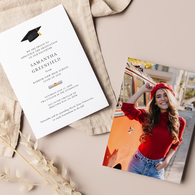 Modern Grad 2025 Photo Studenten Meddelande (Elegant Graduation Cap Photo Modern Minimalist Announcement Raw)