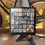 Modern Grandma 21 Photo Collage Anpassningsbar Fär Tygkasse<br><div class="desc">Skapa enkelt ett modernt fotominnen i baksäcken för en mormor som använder den här lättöverförbara fotosamlingsmallen med 21 bilder av hennes barnbarn i olika storlekar och former i ditt val av färg och bakgrund (som visas i vitt på svart). Gör en meningsfull gåva till mormors födelsedag, morföräldrarnas dag, Mors dag...</div>