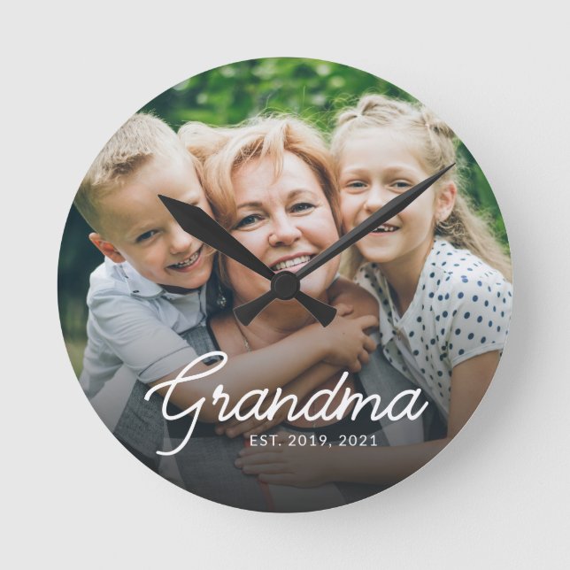 Modern Grandma Established Script Photo Rund Klocka (Framsida)