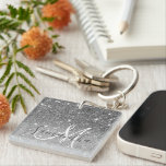 Modern Grått Glitter Sparkles Personlig Namn<br><div class="desc">Vi presenterar den krävande Modern Grått Glitter-miniatyrerna med Personlig Namn-produkten, en fantastisk kombination av contemporaryns utformning och personligens elegans. Den här produkten har en fängslande bakgrund i en modern skugga av grått, som utesluter sofistikering och stil. I den tyglade ännu chicen i färg är läget för den bedövande gnistran i...</div>
