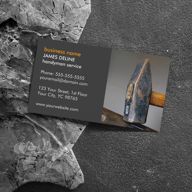 Modern Grått Hammer Handyman Service Visitkort (Skapare uppladdad)