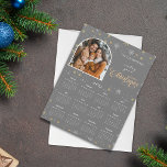 Modern Grått Snowflake Photo Magnetic Calendar Car<br><div class="desc">Magnetkortskalender med foto och jul hälsning. Har det markerade fotot tillsammans med anpassad hälsning och 2025-kalender på en vinterbakgrund i snöflingor.</div>