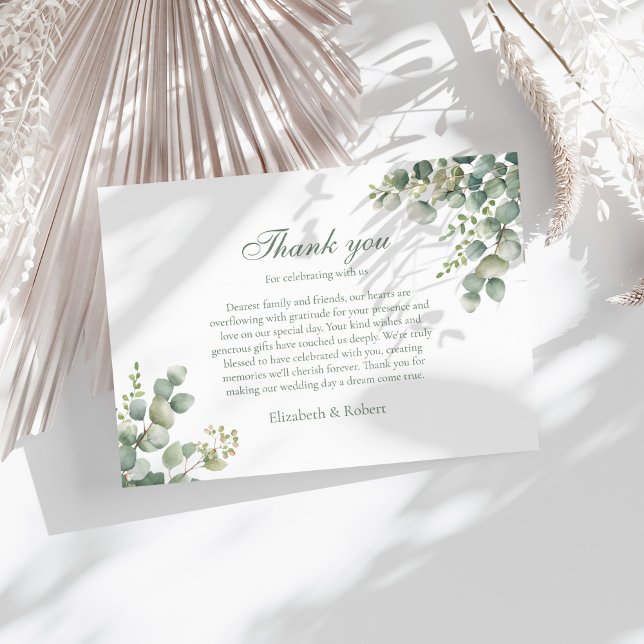 Modern Greenery Eucalyptus Bröllop Tack Kort (Modern Greenery Eucalyptus Wedding Thank You Card on a sunny white table with neutral boho decor.)