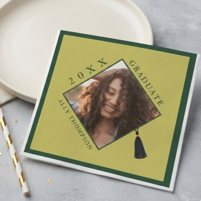 Modern grön examensmössa foto pappersservett (Modern Green Graduation Cap Photo Napkins)