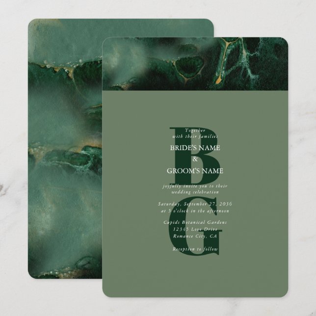 Modern Grönt Marble Monogram bröllopsinbjudan Inbjudningar (Fram/baksida)