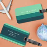 Modern Grönt- och Teal Färg-block Bagagebricka<br><div class="desc">Resa i stil med detta moderna färg-blockresetagg i gröntens och tealets nyans. Anpassa den här märkrn med din information och om du vill ha fler alternativ som att ändra teckensnittet så klickar du storlekt på knappen "Anpassa". *Observera att Zazzle Watermark som visas i zoomförhandsvisningen inte visas på den färdiga tryckta...</div>