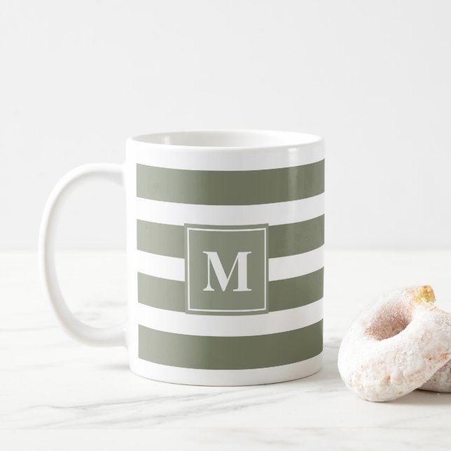 Modern Grönt och Vit Rand med Monogram Kaffemugg (Med munk)