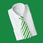 Modern grönt och vit strimlad färsk slips<br><div class="desc">Vilken underbar presentidé för honom: En ny tittar grönt och vit,  stripad slips</div>