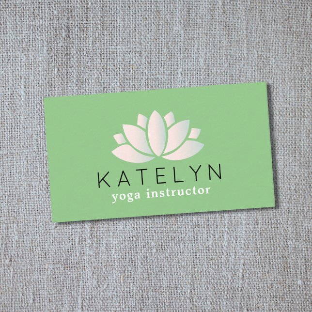 Modern Grönt Pastel Lotus Icon Yoga Instructor Visitkort (Skapare uppladdad)