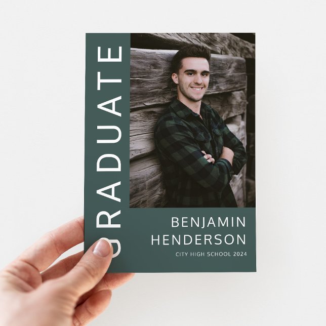 Modern Grönt Photo Studenten Meddelande (Modern Green Photo Graduation Announcement Card.)