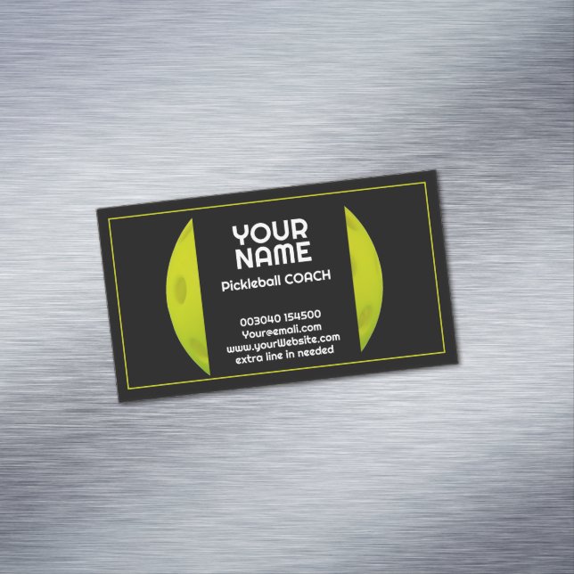 Modern Grönt realistisk pickleball Magnetiska Visitkort (In Situ)