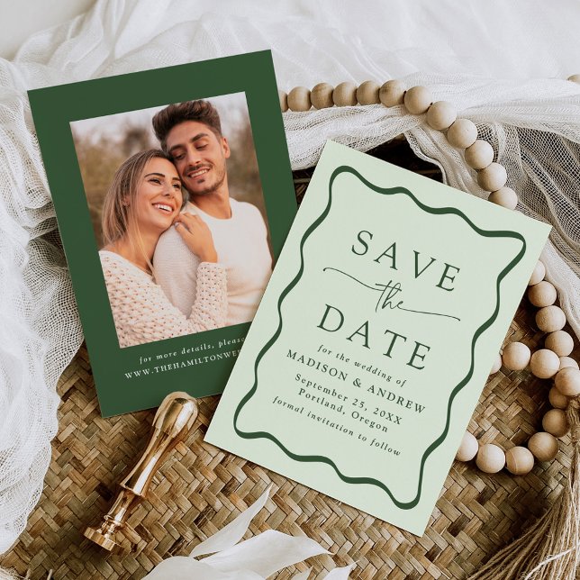 Modern Grönt Vågigt Ram Photo Bröllop Spara Datumet (Skapare uppladdad)