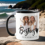 Modern Grunge Heart Best Friends BFF-foto Mugg<br><div class="desc">Design består av roligt och lekfull typografi med sans serif- och serif-teckensnitt. Lägg till ett anpassningsbar-foto.</div>
