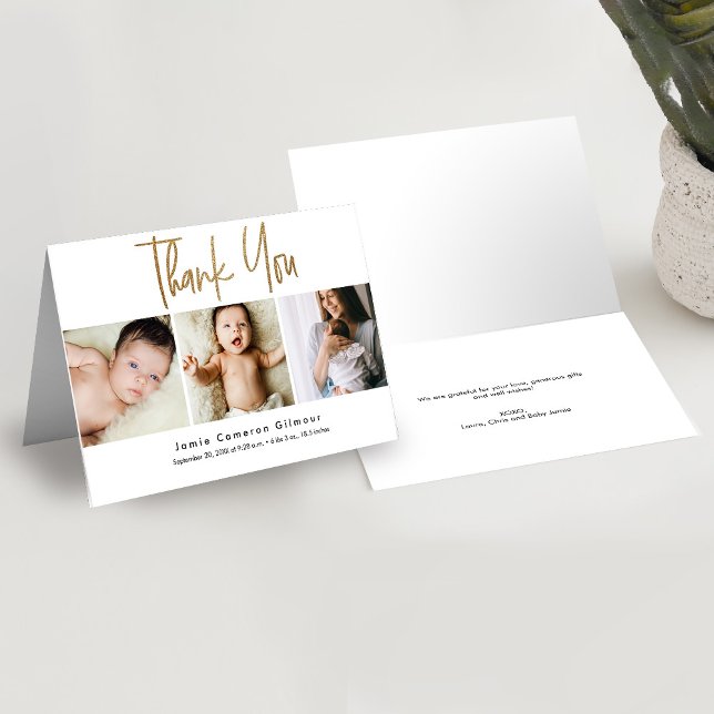 Modern Guld Anpassningsbar 3 foton Baby-meddelande Tack Kort (Modern Gold Glitter script thank you handlettering 3 photo baby thank you birth announcement.)
