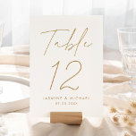 Modern Guld Bröllop-Bordsnummer-kort för skript<br><div class="desc">Enkla, moderna kort för bordsnummer i bröllop med "Bord" som visas i ett handskrivet guld-skript med vit bakgrund (eller färg som du väljer). Så här beställer du korten guld bröllop bord: lägg till ditt namn, datum för bröllop och bordsnummer. Varje nummer måste läggas till i din kundvagn individuellt. När du...</div>