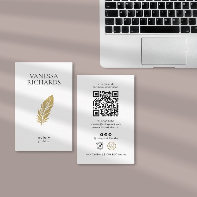 Modern Guld Feather Notary Photo Simple QR Code Visitkort (Skapare uppladdad)