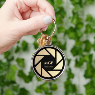 Modern Guld Lens Monogram Photographer Premium Rund Silverfärgad Nyckelring