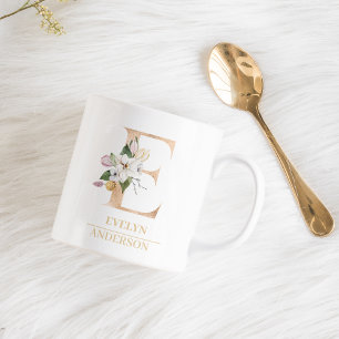 Modern Guld Watercolor Flower Brev E   Monogram Kaffemugg