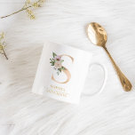Modern Guld Watercolor Flower Brev S | Monogram Kaffemugg<br><div class="desc">Modern Guld Watercolor Flower Brev S | Monogram</div>